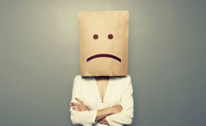 Un sentiment d'abandon et de solitude au travail.
